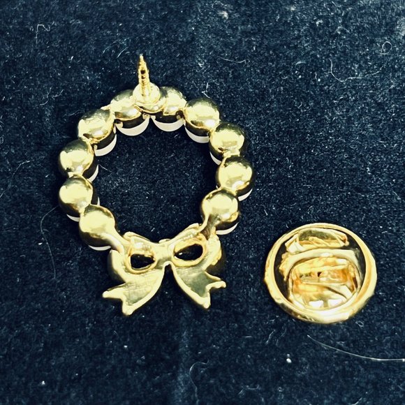 Gold Tone & Faux Pearl Wreath Brooch - Picture 3 of 5